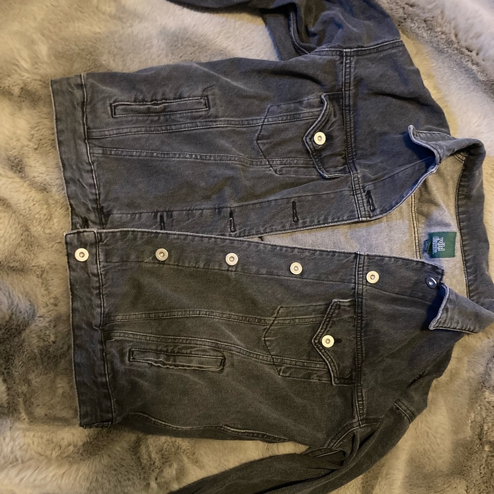 Barack jean jacket size small, brand new condition